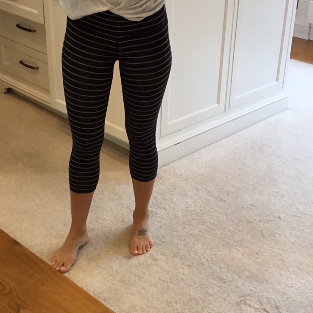 Athleta Capri striped leggings